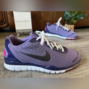Nike Free TR Luxe 2.0 Purple and Pink Sneakers. Size 8.5
